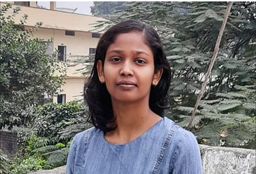 Deepali gains a place at JNU to study languages